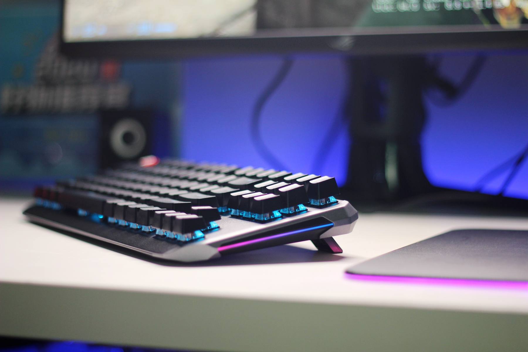 雷神玄龙机械键盘kl5087体验,多功能双头灯二合一复合灯