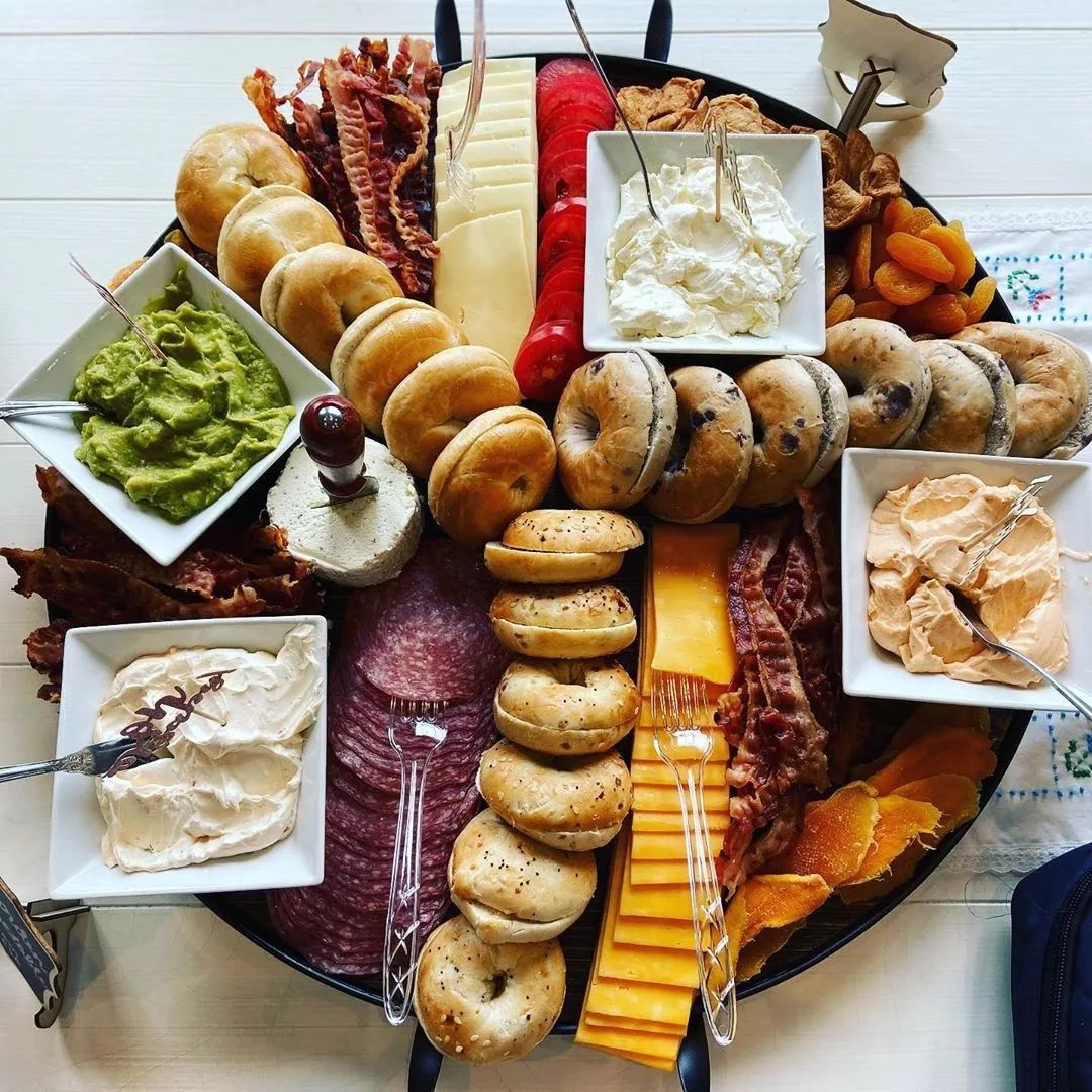 贝果:我才不是夹了菜的甜甜圈