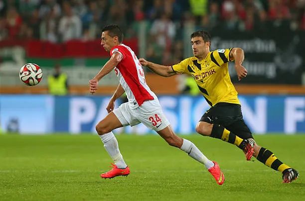 久尔吉奇小传丨塞国脚欧联杯梅开二度，哈马比坏男孩罢训投蓉