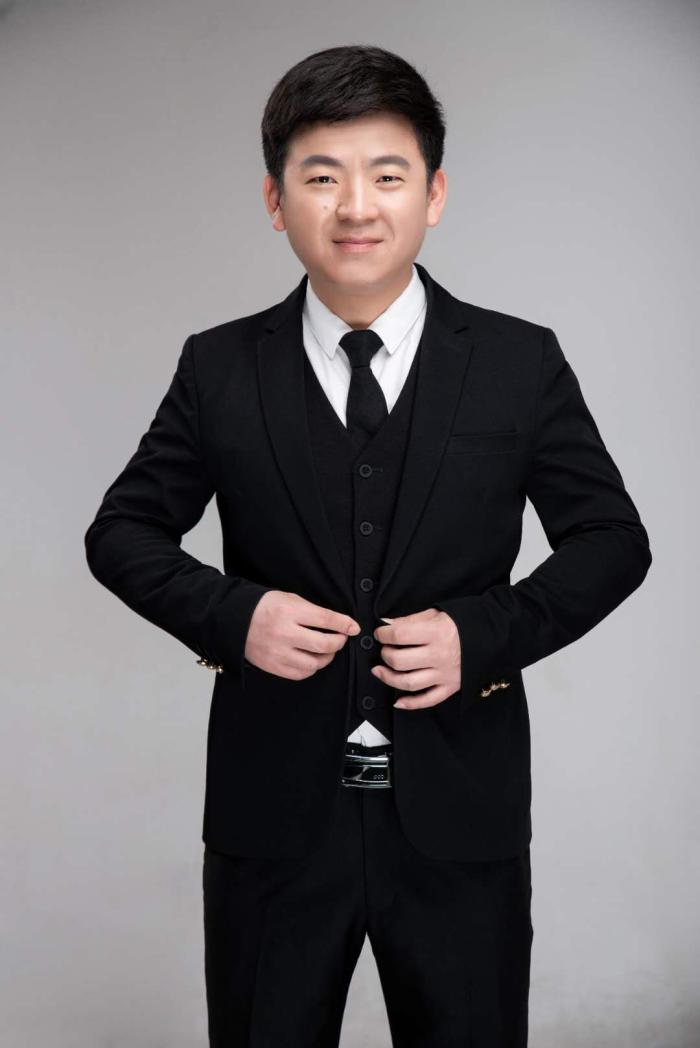 吴核*疆新**流行音乐学会秘书长《赢在*疆新**》深度访谈节目本期嘉宾