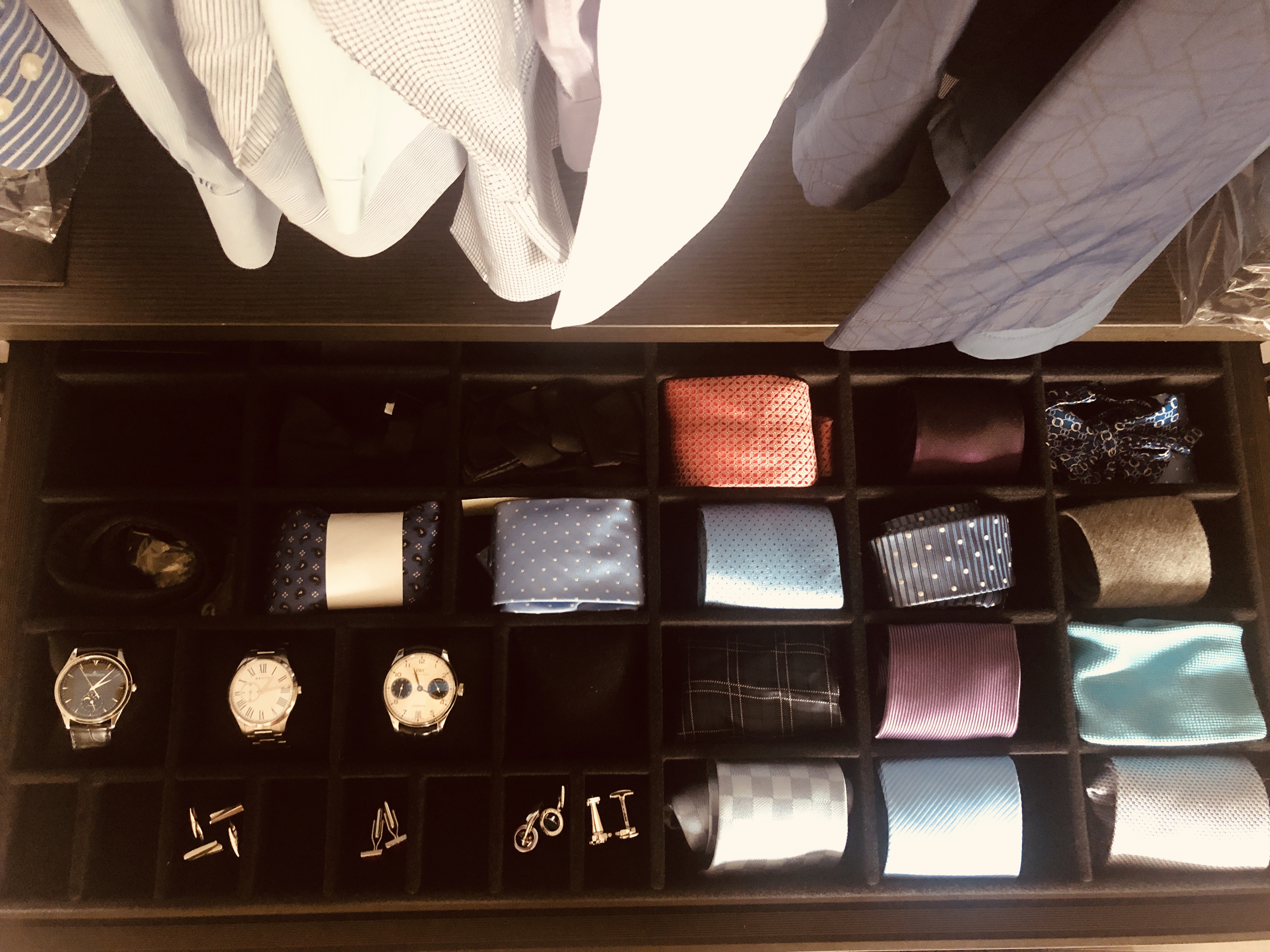 103㎡收纳满分，电动窗帘、上轨道移门和阳台吧台让家一键变高级