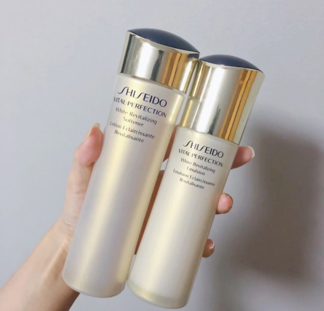 珂润的清爽型水乳,水乳推荐珂润和瑷尔博士