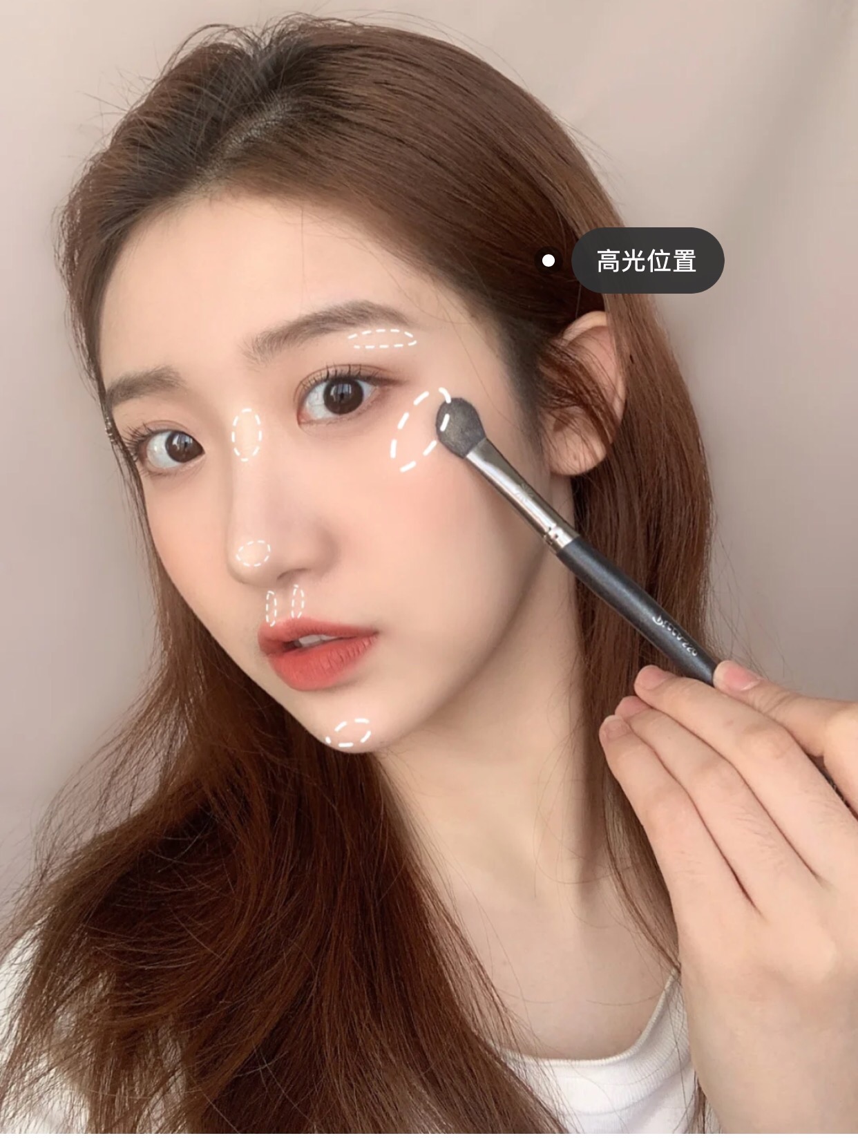 鼻梁有个凸起骨怎么画鼻影,怎么画鼻影显得鼻翼小鼻梁高