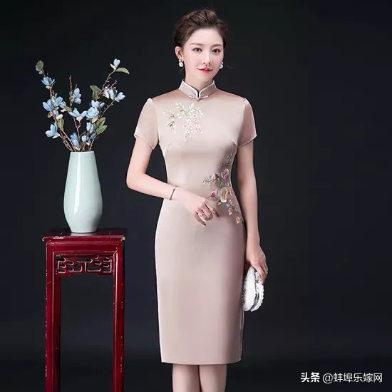 婚礼妈妈礼服挑选攻略,婚礼妈妈怎么穿衣服合适