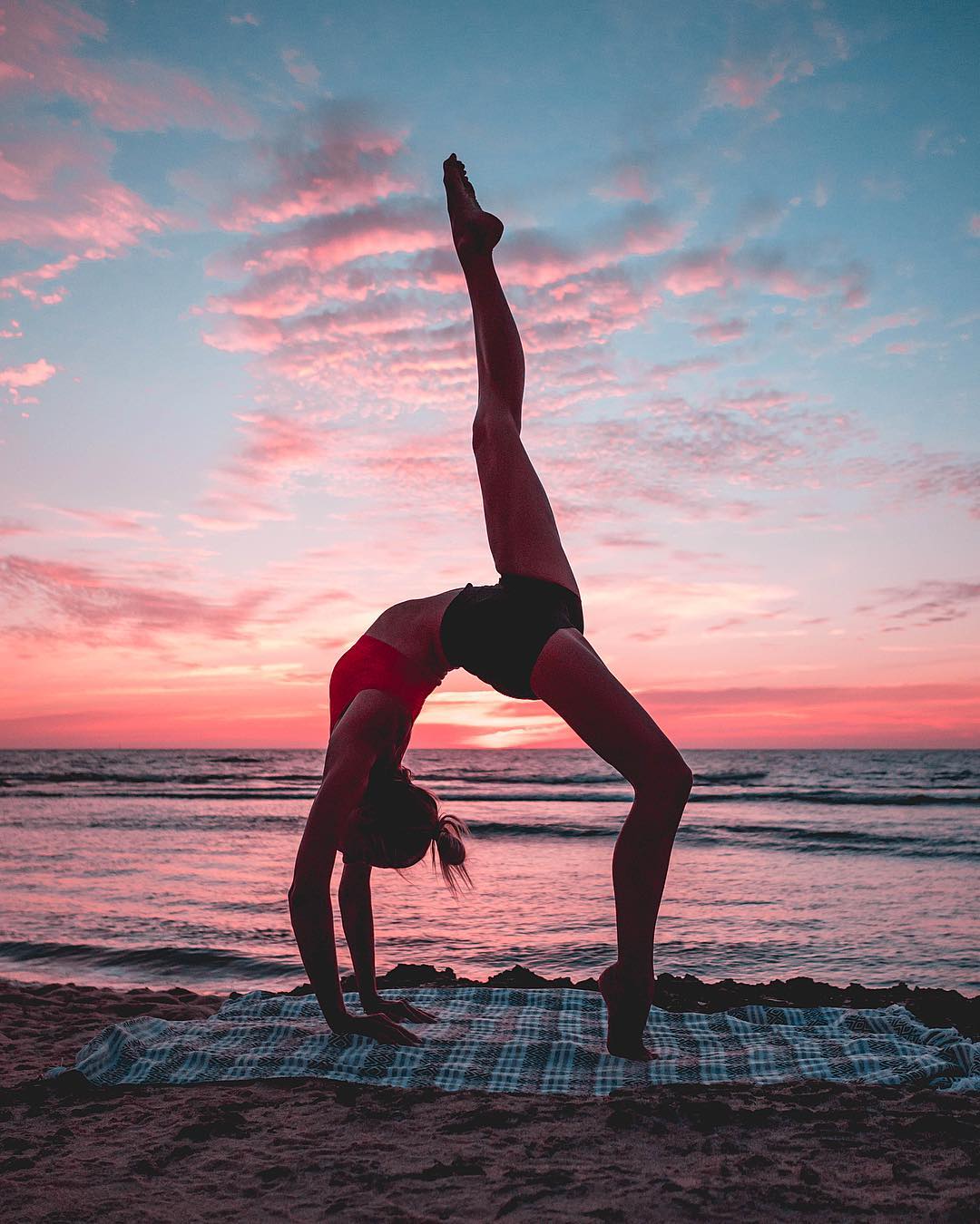 脸上长痘痘喝什么调理排毒祛痘,脸色暗沉排毒