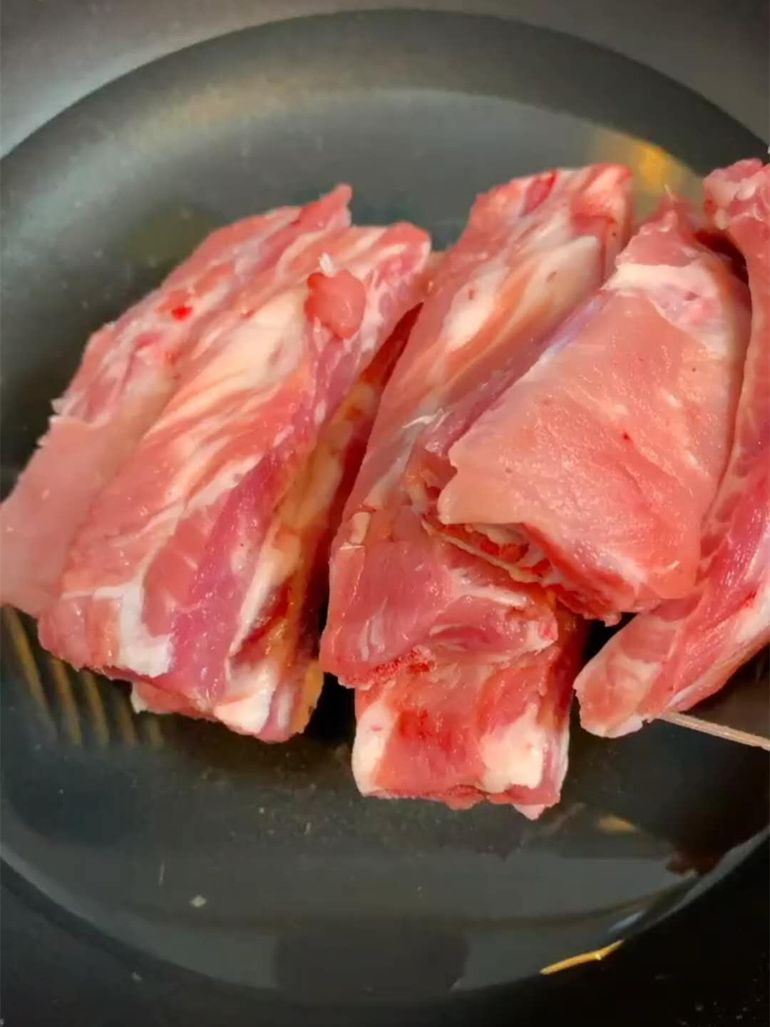 排骨怎么煮完蘸酱油,排骨怎样煮才骨肉分离