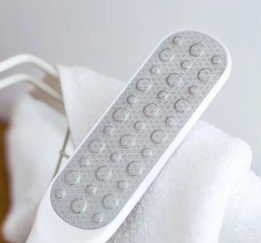 治疗脚后跟脱皮干裂的方法,脚后跟干裂脱皮教你一招实用省钱