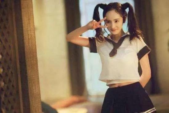 杨幂是不是又回到以前的样子了,杨幂其实大家都不容易互相理解吧