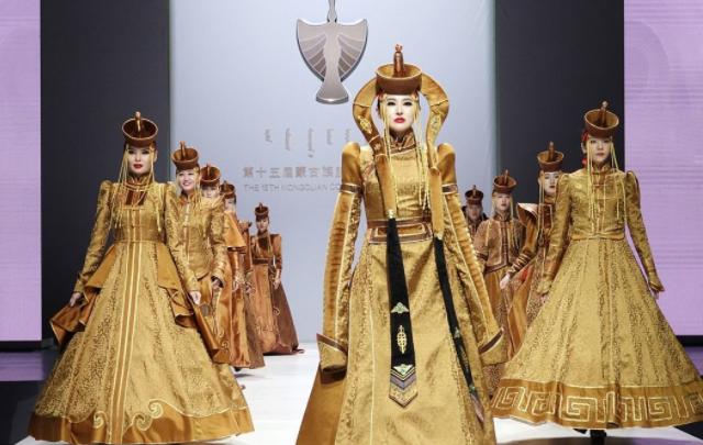 蒙古族现代意义上的部落服饰形成,蒙古族服饰特点及风格