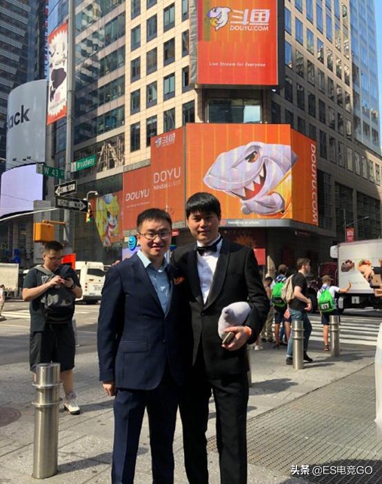 电竞早报：NB、CDEC代表CN征战WCG；峰哥远赴美国敲钟