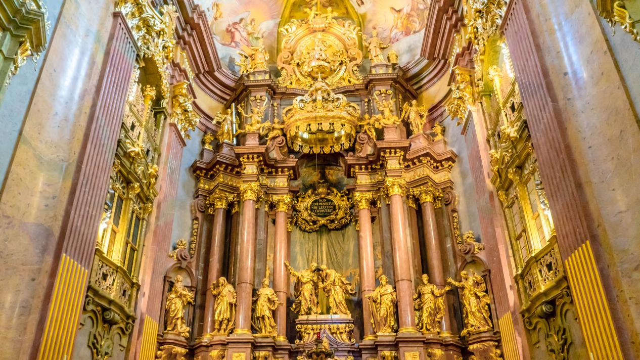 世界上最大的女性修道院,世界上第一座修道院是谁建立的