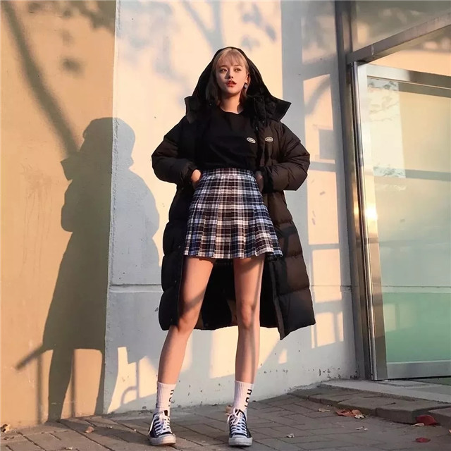 羽绒服小个子内搭裙145-150高级感,小个子羽绒服搭半身裙长度