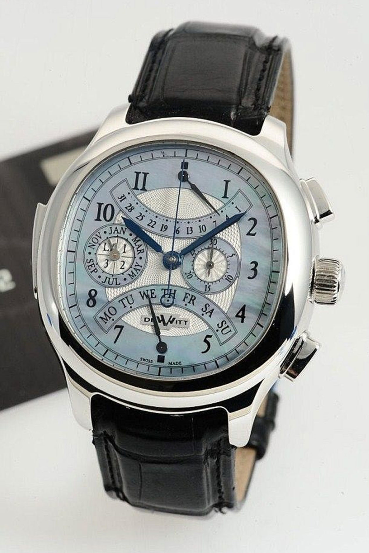 战斗时候实用的手表,有战斗机标志的手表