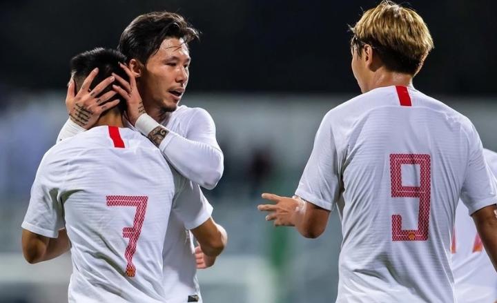 国足输不应败要有勇气和志气,中国队虽败犹荣战至最后一刻