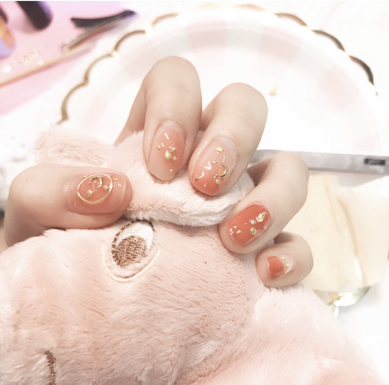 简单晕染美甲教程腮红黄皮,美甲网红款红色日系晕染