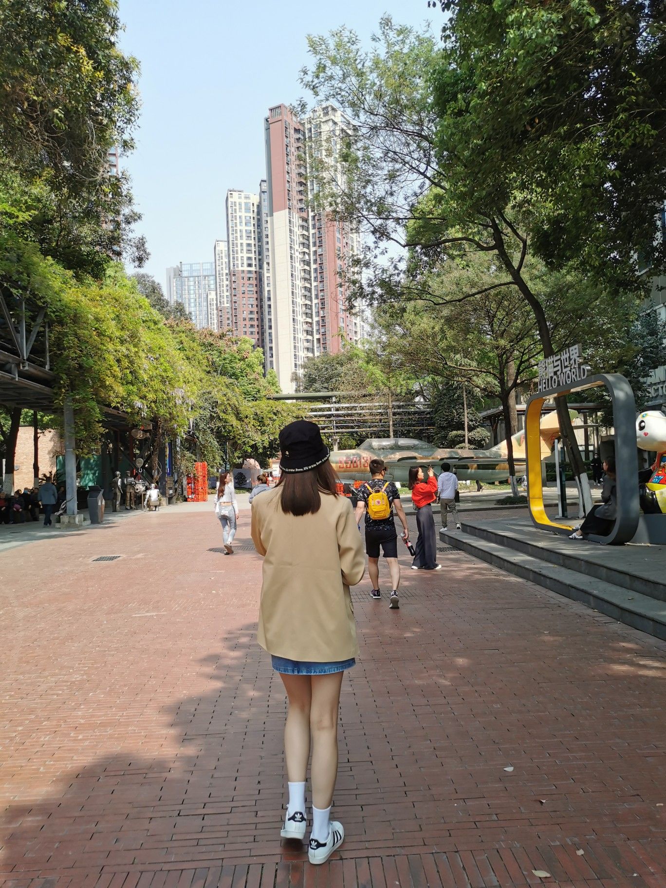 适合二十岁女生的轻奢品牌,适合年轻人的轻奢品牌