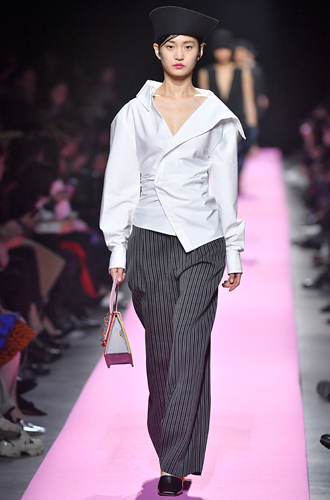 适合职场办公的服装,如何将工作服穿出时尚风