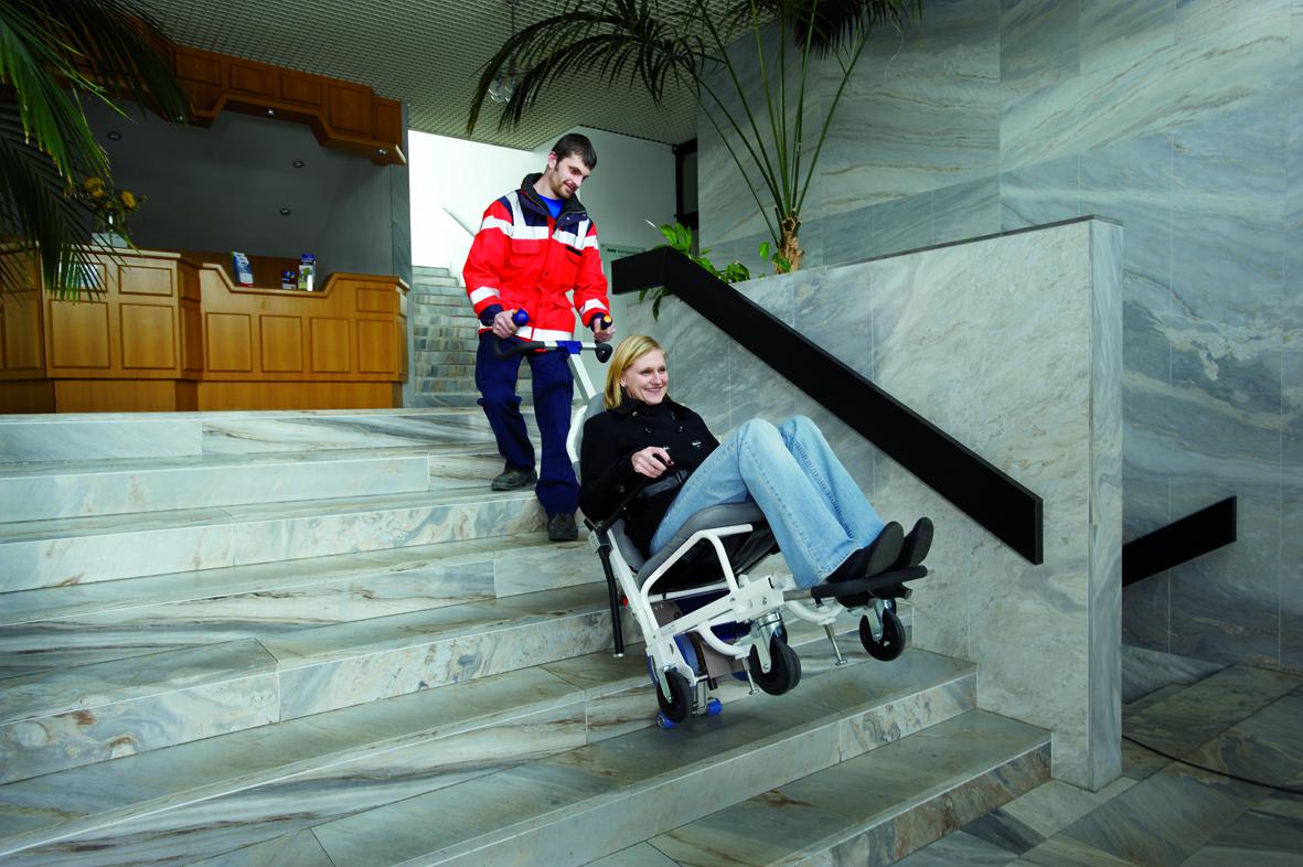 全自动爬楼轮椅价格,新型可爬楼式轮椅