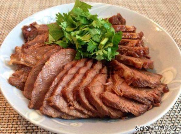 如何使卤出的牛肉回味更好?怎样才能有效避免牛肉一切就碎?