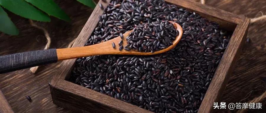 每次梳头发都掉一大把头发怎么办,头发一大把一大把掉是什么原因