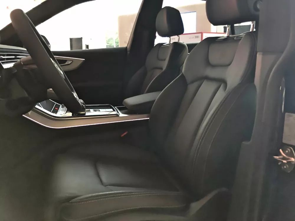 新款奥迪q8实车图,全新款奥迪q8配置细节全方位测评