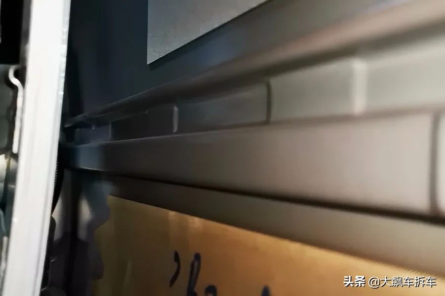 看见的光鲜亮丽，看不见的能省就省