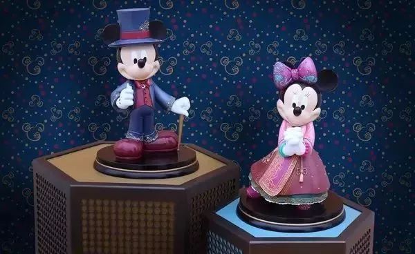 从IP到IP衍生品，主题乐园征服我们的那些“玩具”