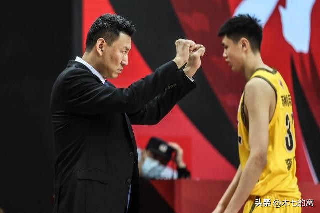 李楠是什么人,李楠是他爸亲生的吗