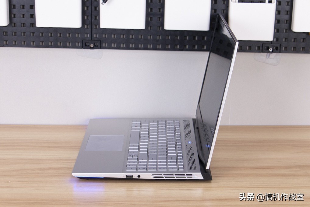 机械师战空f117-x配置,机械师f117-b游戏实测