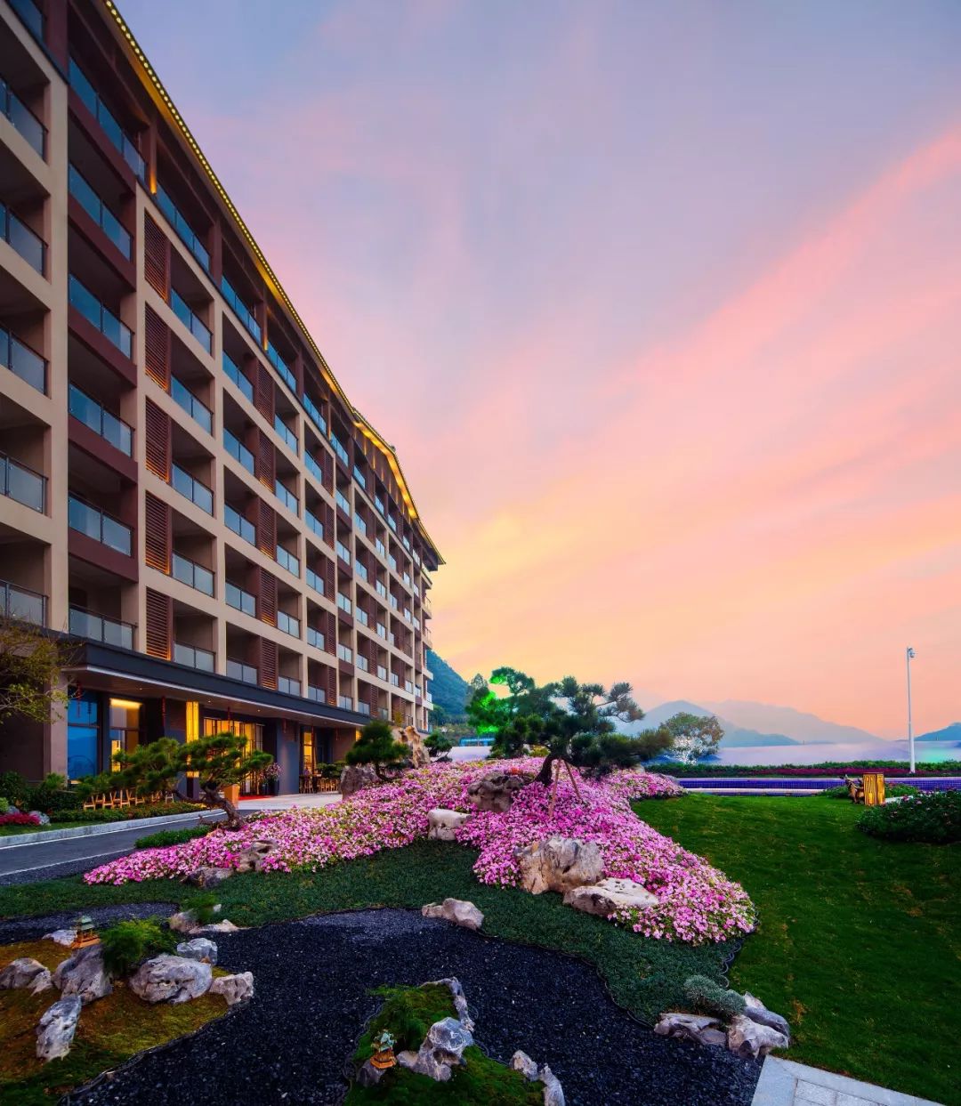 位于南昆山半山上的金叶子温泉酒店，享受尊贵的私家泡汤，新体验