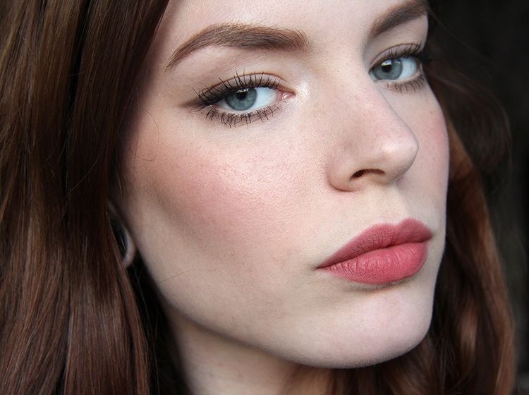 你可以没有爱情但不可以没有面包,可以没有爱情不能没有口红和香水