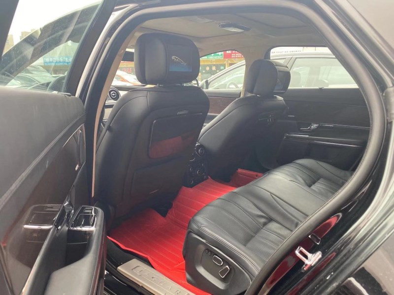 捷豹xjl为啥有的带小豹子,捷豹xj典藏版黑武士