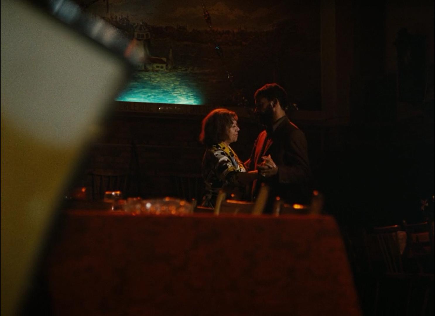 40岁外来务工与60岁德国寡妇的“禁忌之恋”，恐惧吞噬灵魂