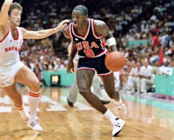 耐克跑鞋世界纪录,打破世界纪录的跑步鞋