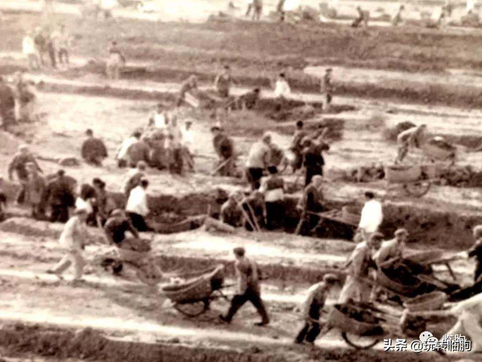 鍥炲繂鎴戠殑姣嶄翰鏈楄,鍥炲繂鎴戠殑姣嶄翰璧忔瀽