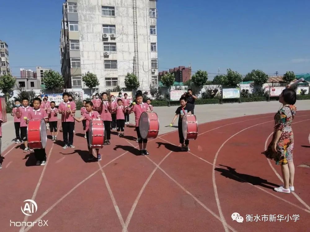 儿童学校兴趣小组,学校有三个兴趣小组共有学生180人