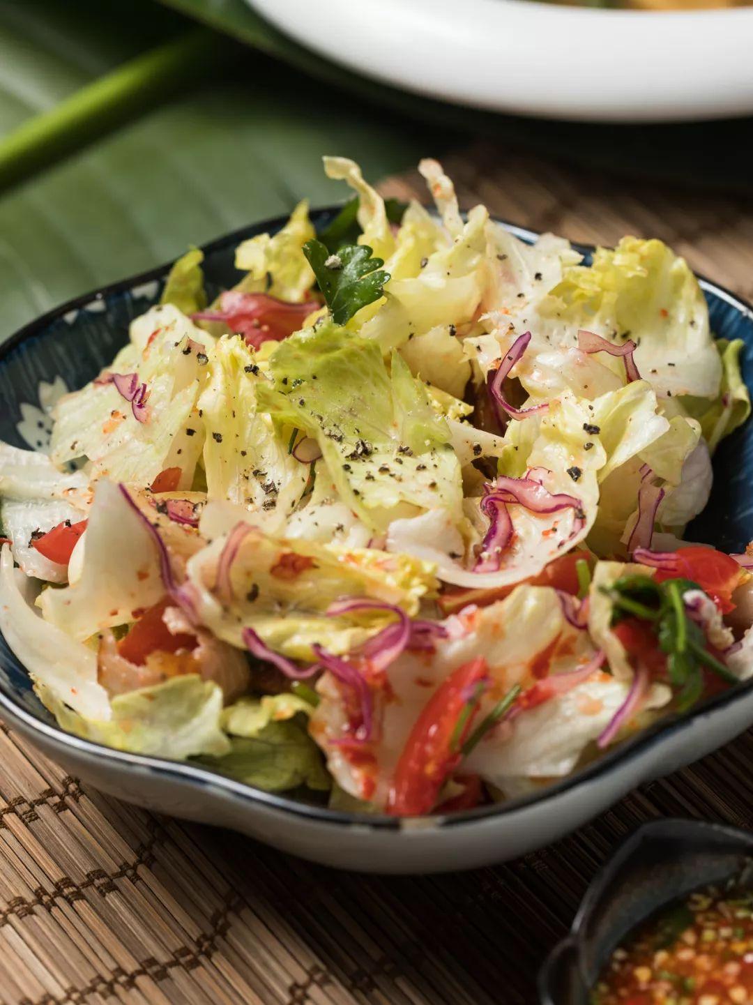 罗湖有家怪店，十个人来吃完饭后，老板居然多了一百个朋友