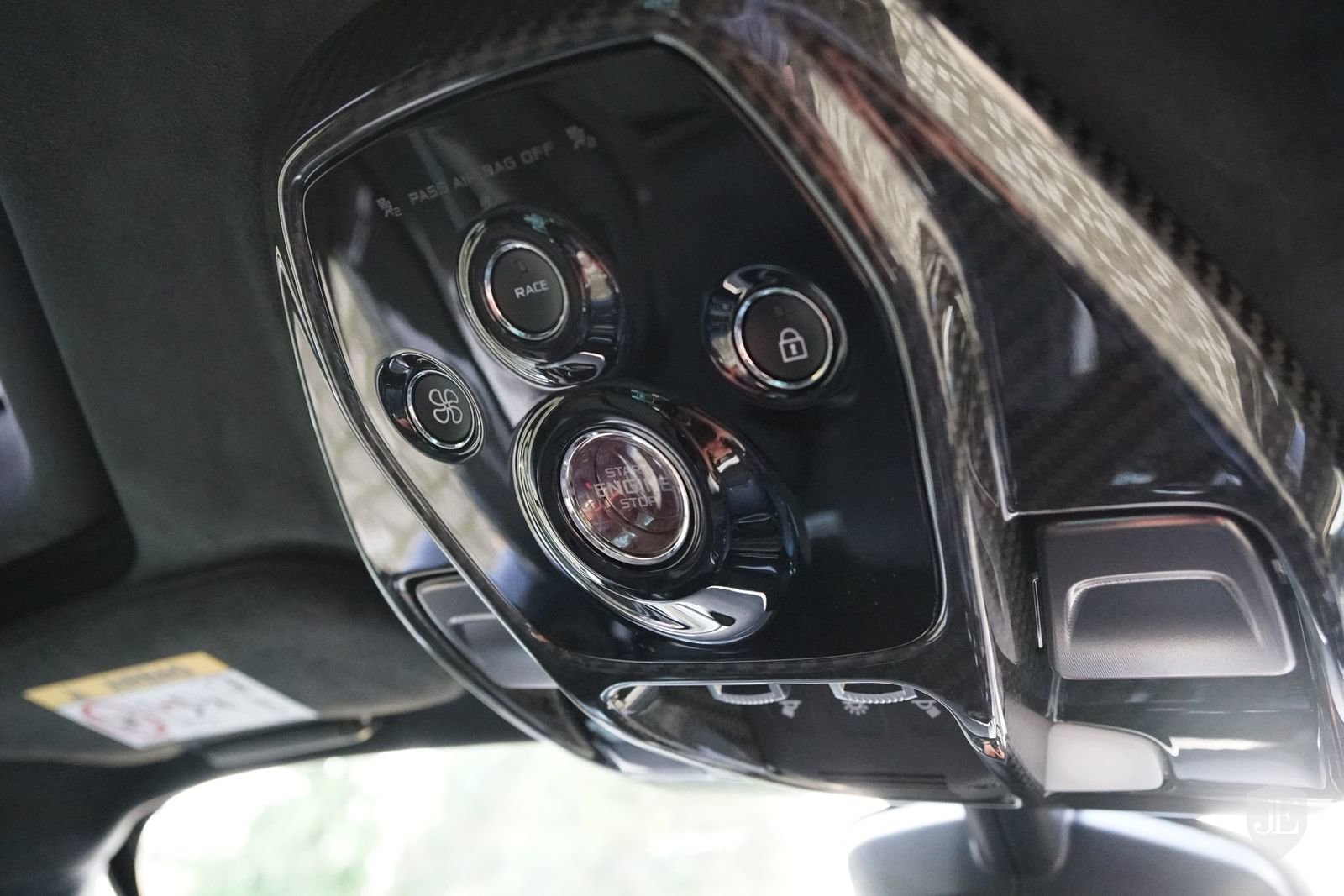 解锁邀请购买限制，21000000元的二手塞纳，贬值12000000元入手