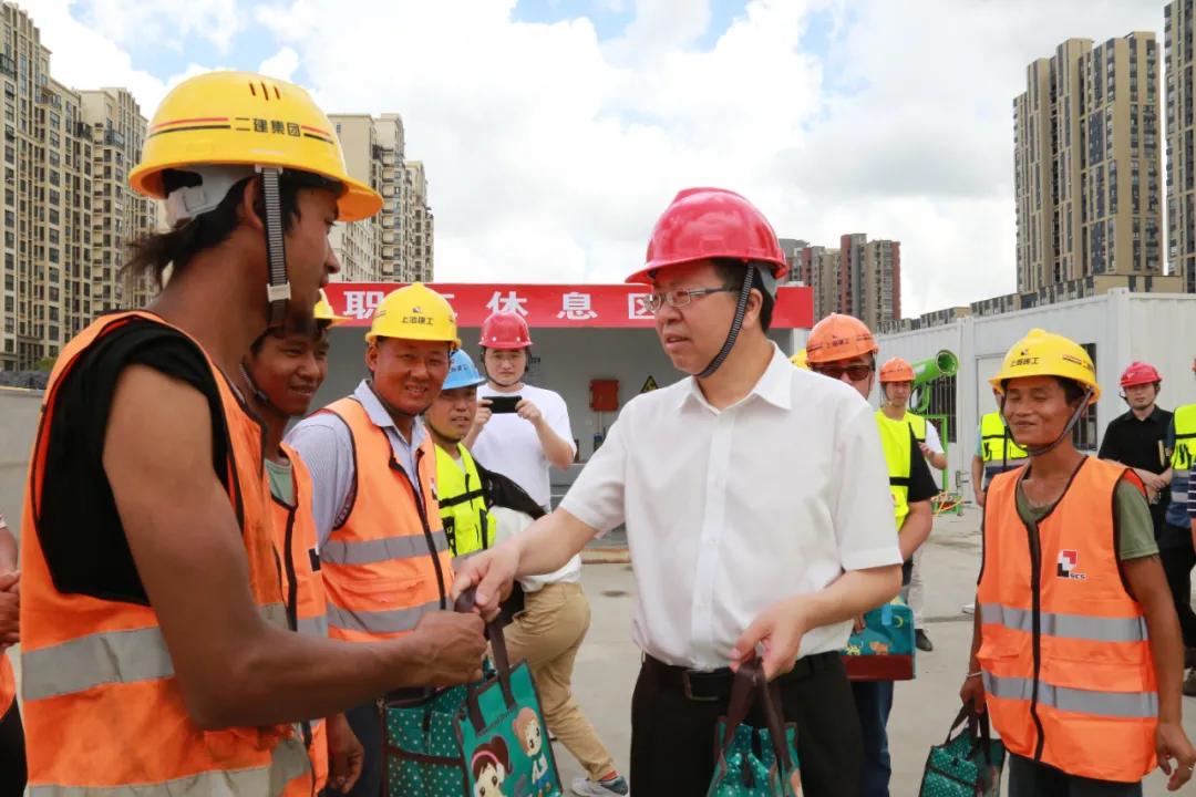 春节前走访慰问部队军民鱼水情深,新春走基层慰问官兵