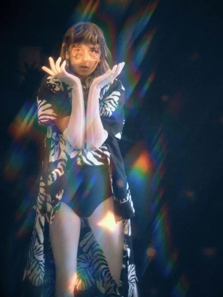 周董的新单曲,循环着许巍的歌