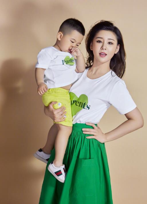 李小萌儿子长相分析,李小萌儿子合集