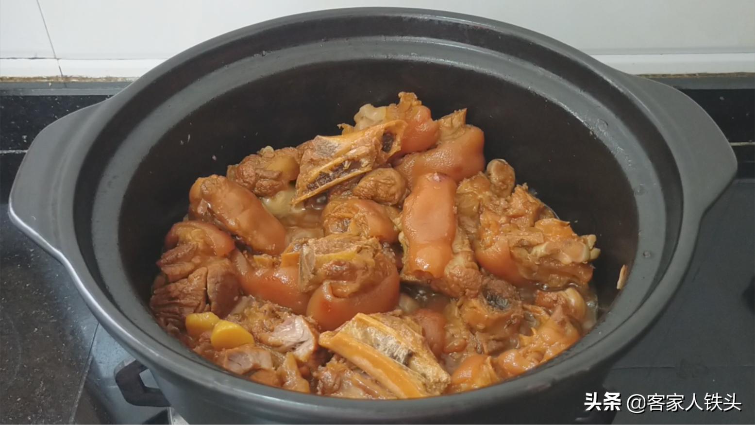 猪脚想要好吃，不要乱加大料做，手把手教你做一锅，吃一次就爱上