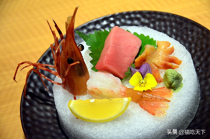 高温天气宅家不无聊,高温暴雨都挡不住人们游玩的步伐