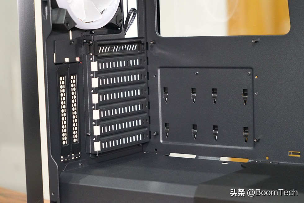 颜控玩家新选择安钛克NX1000机箱体验