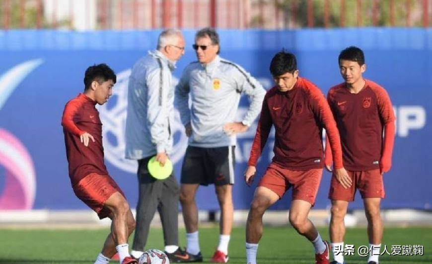 冯潇霆在对阵伊朗中的重大失误,冯潇霆在与伊朗的比赛中怎么了