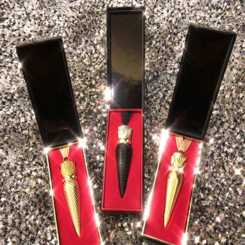 口红萝卜丁怎么辨别,口红辨别真假的方法有哪些