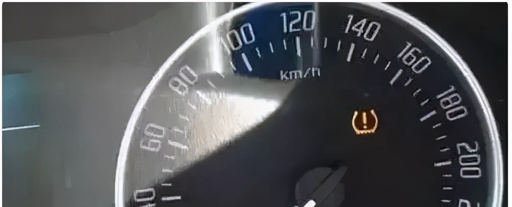 2003年奥迪a6仪表故障图,奥迪a6仪表显示全轮驱动故障