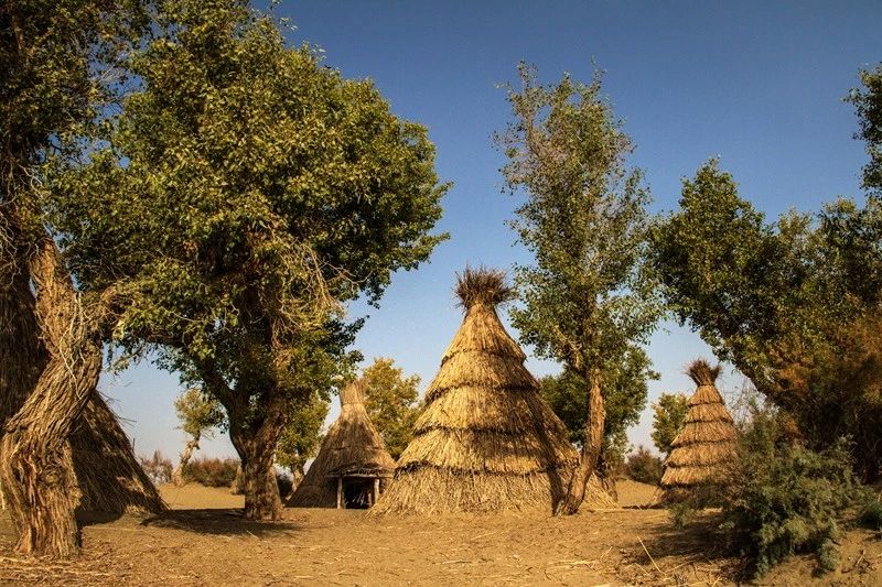 罗布泊楼兰故地地球之耳,若羌地球之眼