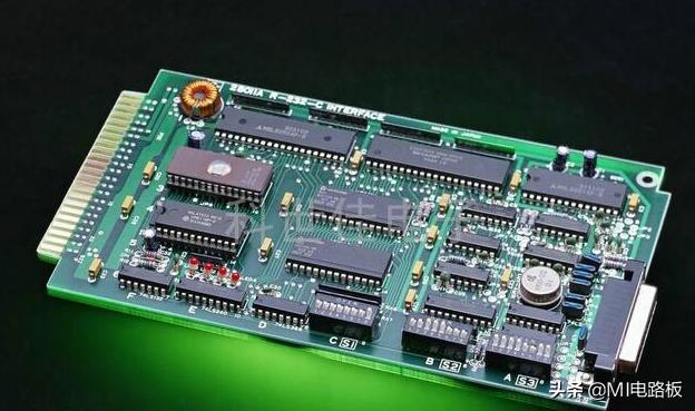 pcb设计所有线都要50欧姆阻抗,pcb设计为何一般控制50欧姆阻抗