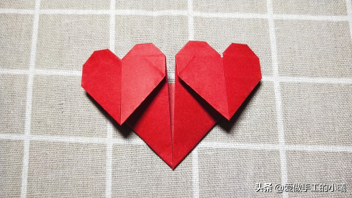 爱心书签用一个正方形纸怎么折,怎样用很小的白纸做一个爱心书签
